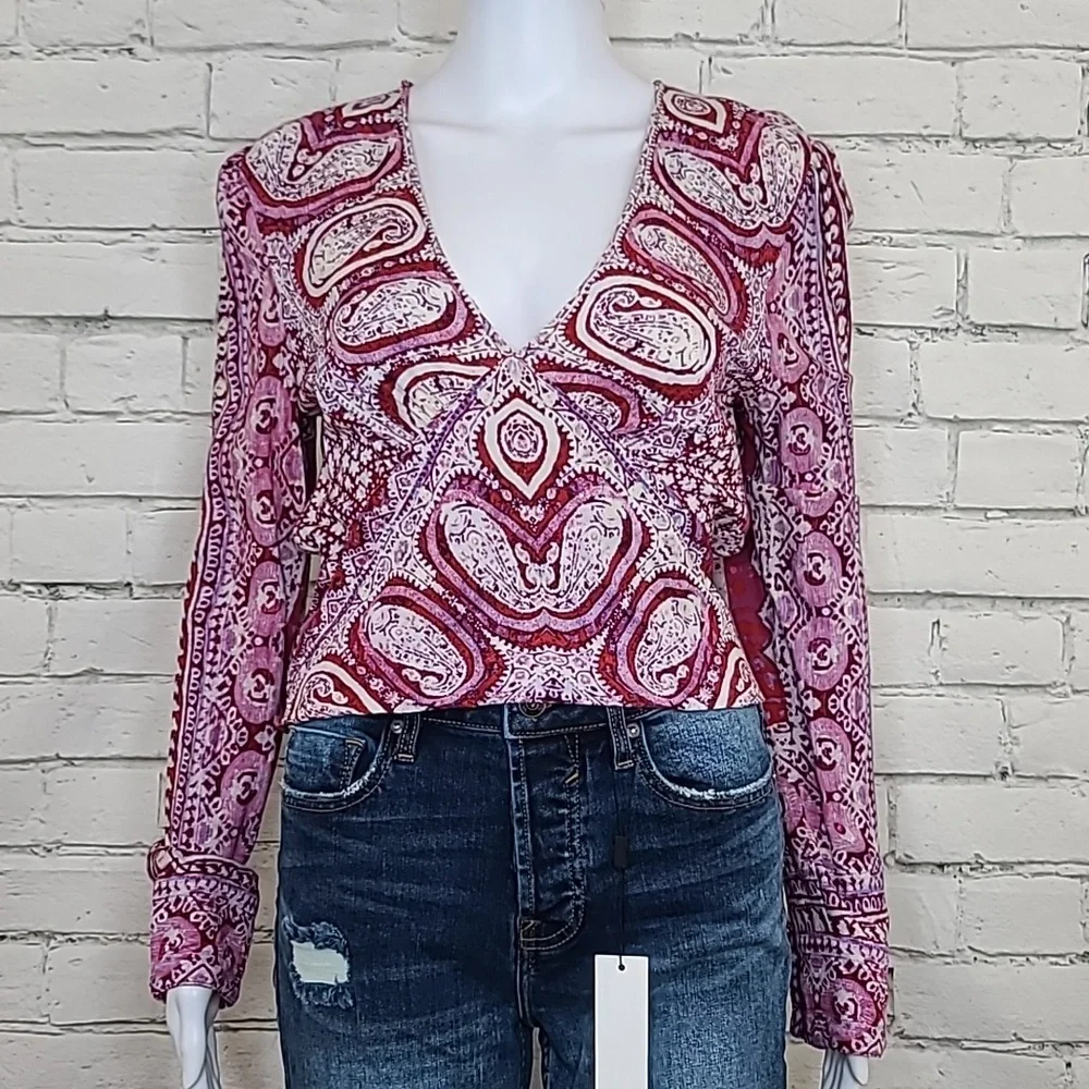 Free People Wild & Free Long Sleeve VNeck Cropped Paisley Print Blouse Red/White